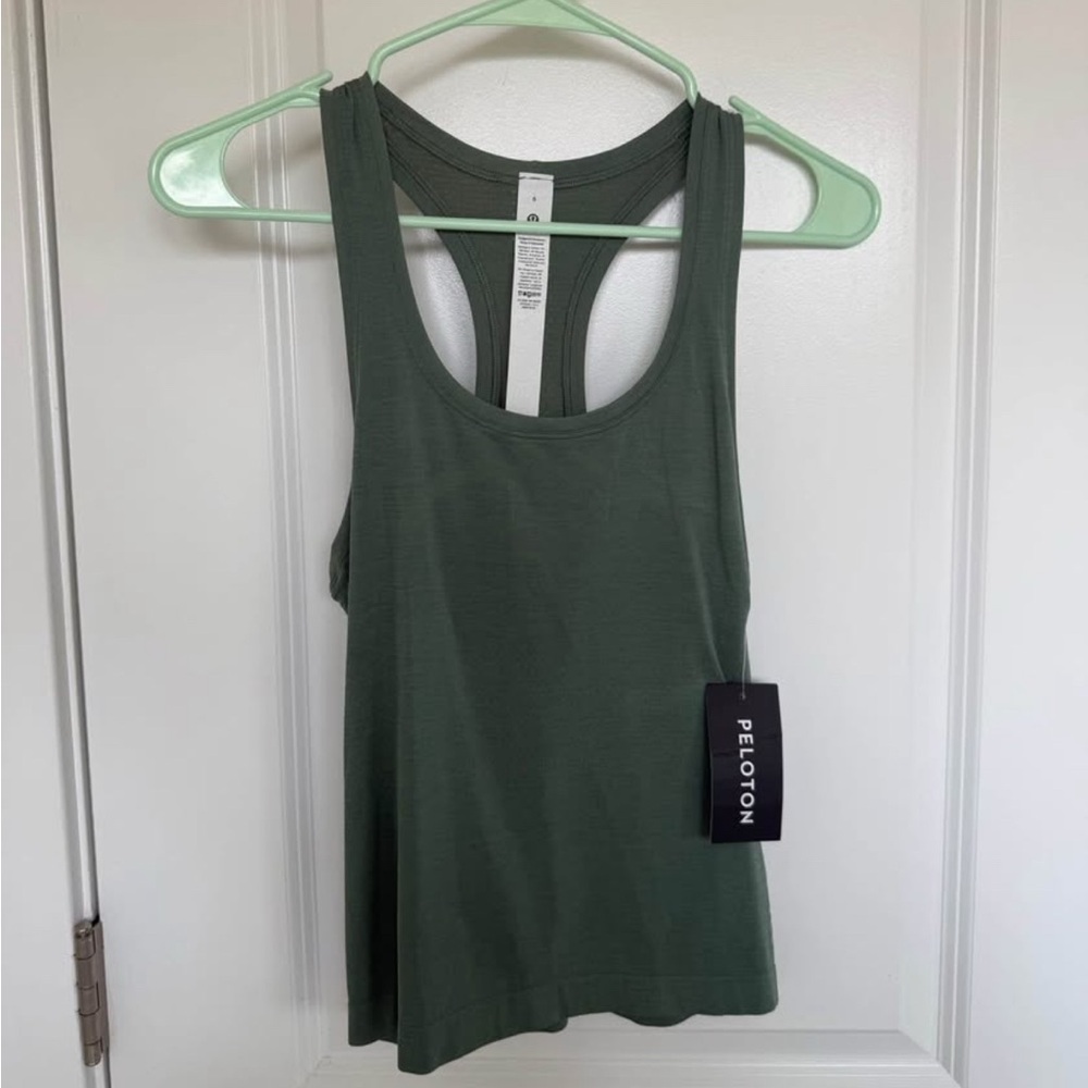 NWT Lululemon Swiftly Tech Racerback 2.0 size 6